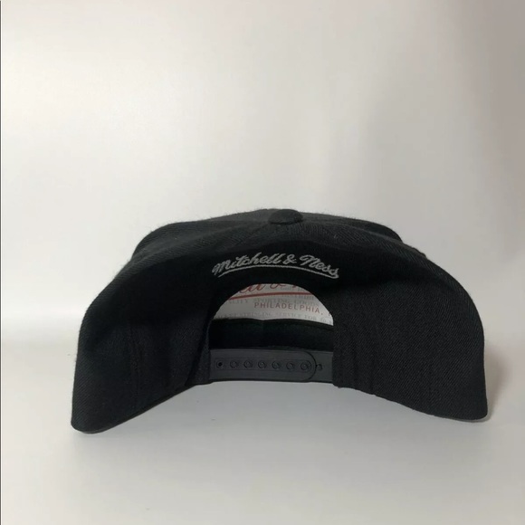 Golden State Warriors Mitchell & Ness SnapBack - Picture 3 of 3
